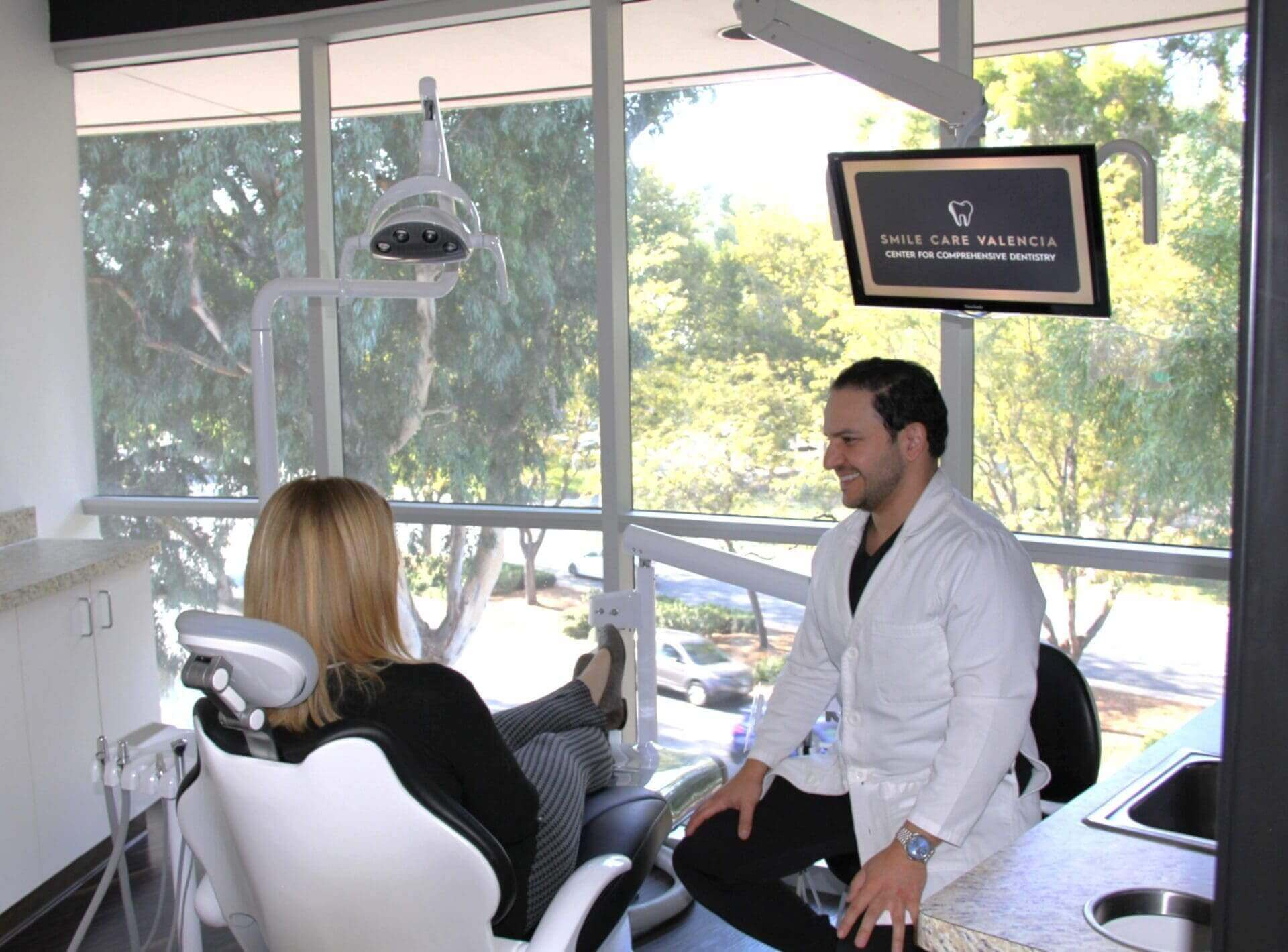 Calm treatment room at Smile Care Valencia